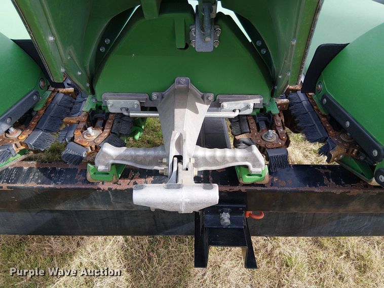 image for item DT4527 2018 John Deere 712C corn head