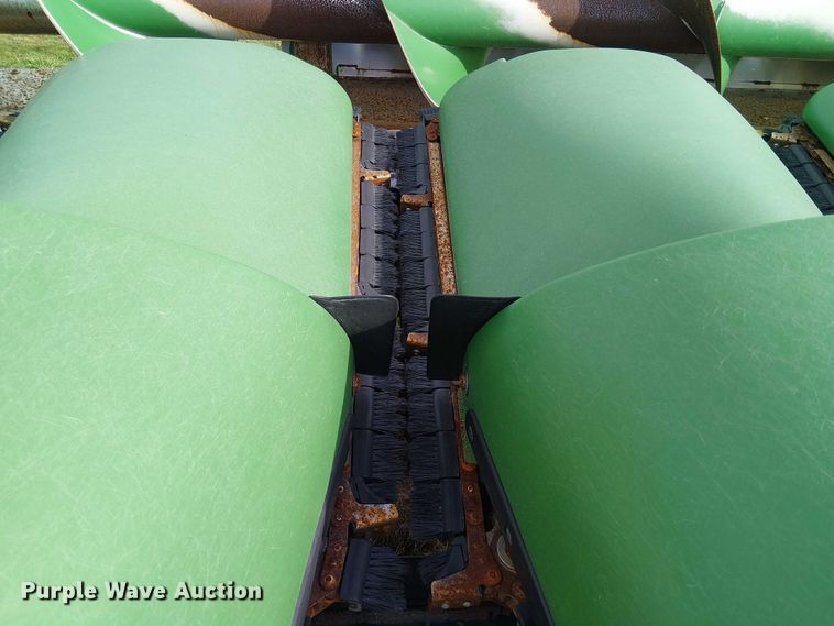 image for item DT4527 2018 John Deere 712C corn head