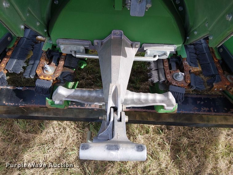 image for item DT4527 2018 John Deere 712C corn head