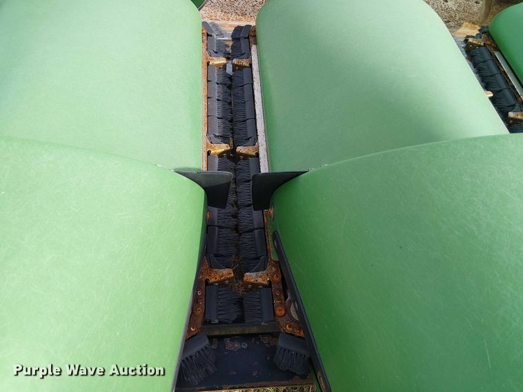 image for item DT4527 2018 John Deere 712C corn head