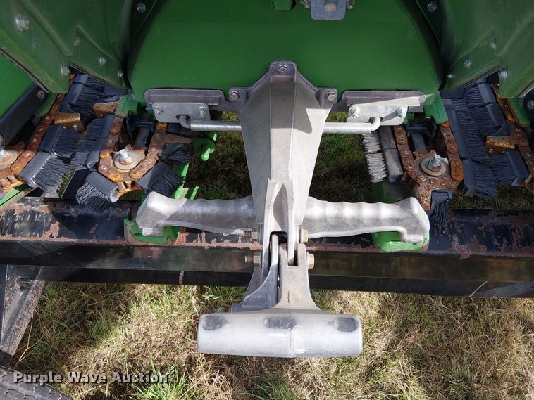 image for item DT4527 2018 John Deere 712C corn head