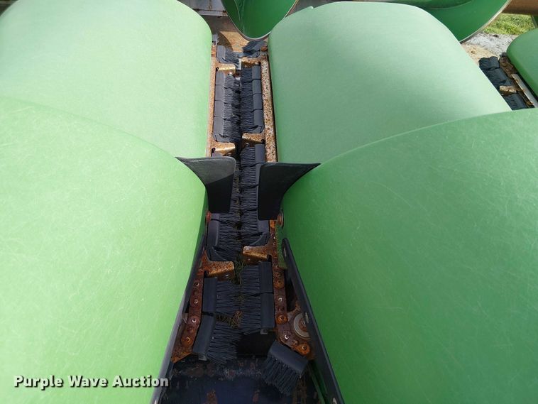 image for item DT4527 2018 John Deere 712C corn head