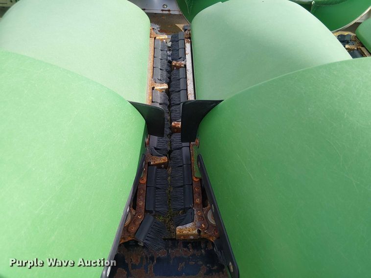 image for item DT4527 2018 John Deere 712C corn head