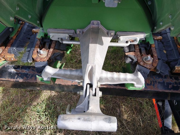 image for item DT4527 2018 John Deere 712C corn head