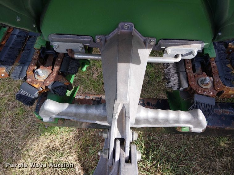 image for item DT4527 2018 John Deere 712C corn head