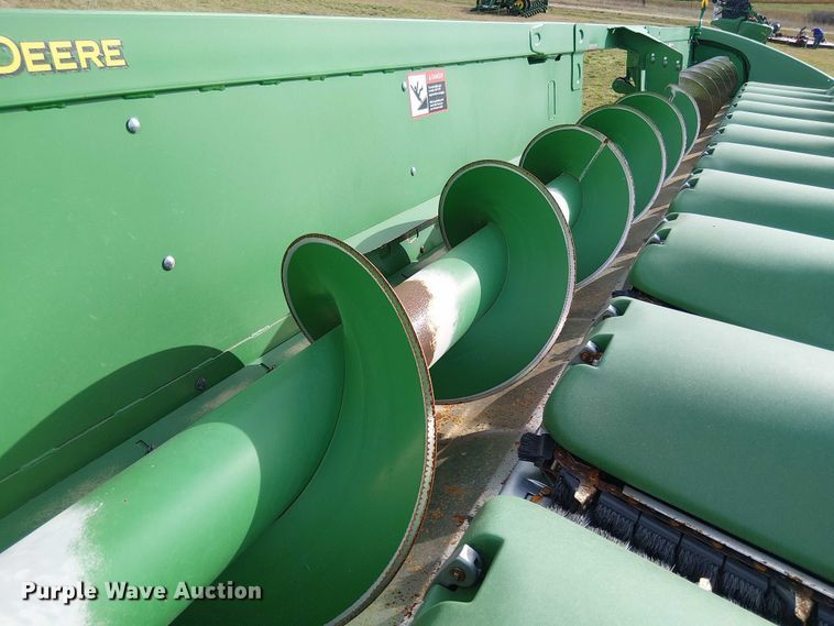image for item DT4527 2018 John Deere 712C corn head