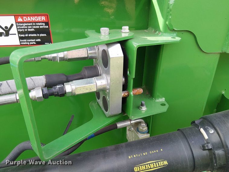 image for item DT4527 2018 John Deere 712C corn head