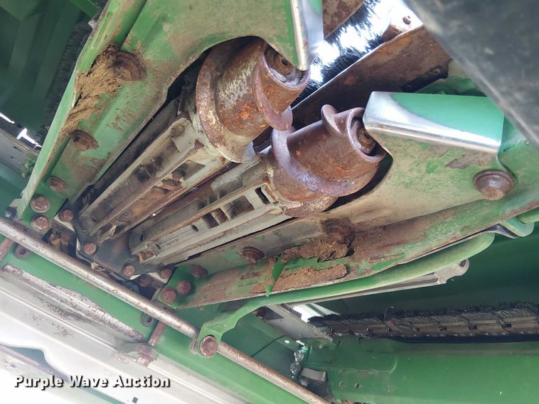 image for item DT4527 2018 John Deere 712C corn head