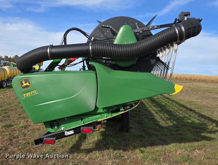 image for item DT4528 2019 John Deere 735FD HydraFlex flex draper head
