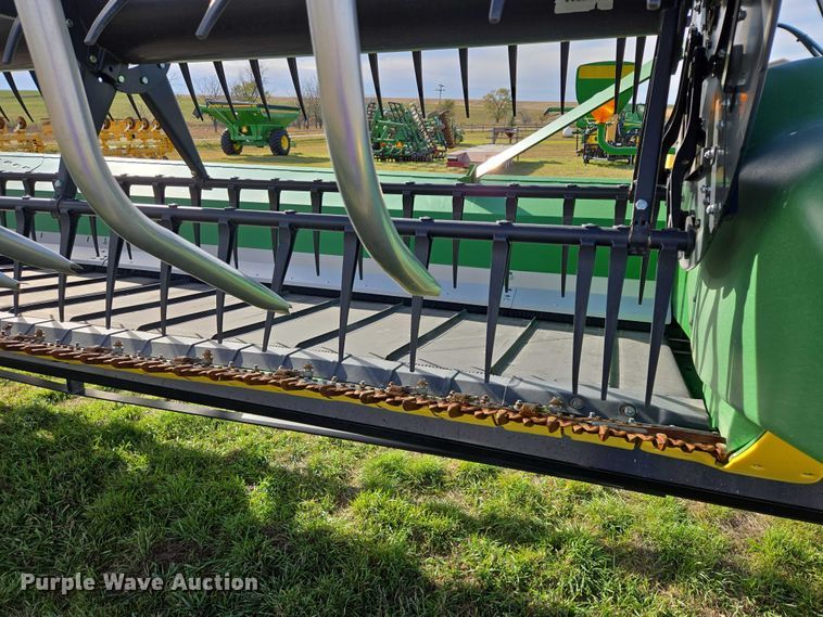 image for item DT4528 2019 John Deere 735FD HydraFlex flex draper head