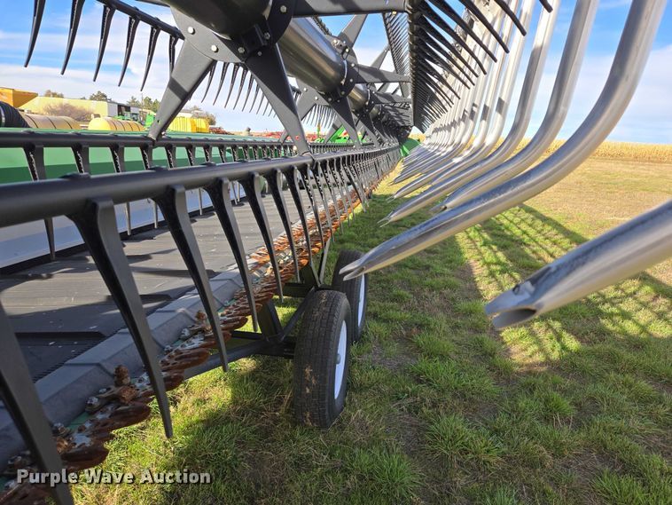 image for item DT4528 2019 John Deere 735FD HydraFlex flex draper head