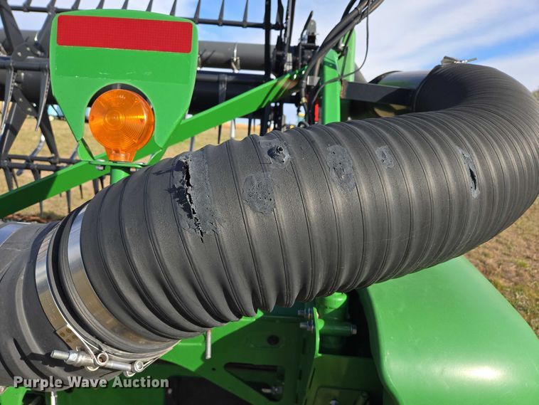 image for item DT4528 2019 John Deere 735FD HydraFlex flex draper head