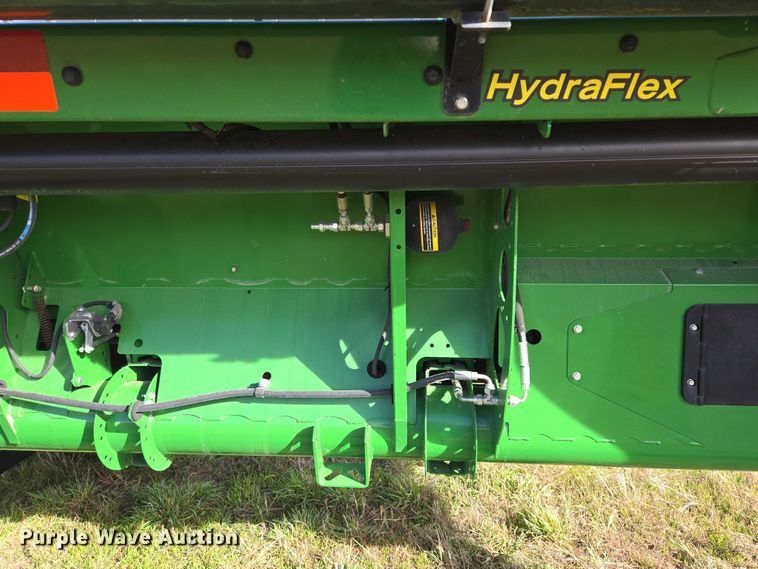 image for item DT4528 2019 John Deere 735FD HydraFlex flex draper head