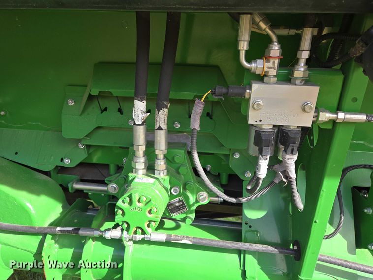 image for item DT4528 2019 John Deere 735FD HydraFlex flex draper head