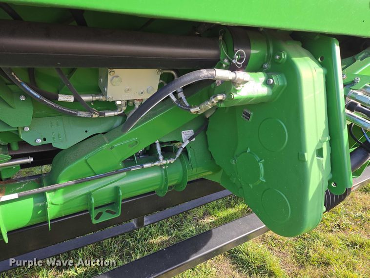 image for item DT4528 2019 John Deere 735FD HydraFlex flex draper head