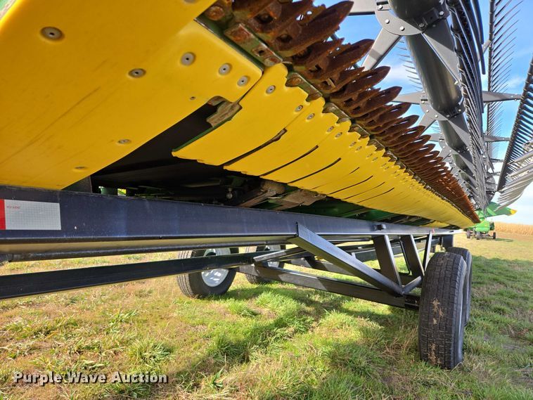 image for item DT4528 2019 John Deere 735FD HydraFlex flex draper head