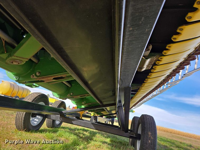 image for item DT4528 2019 John Deere 735FD HydraFlex flex draper head