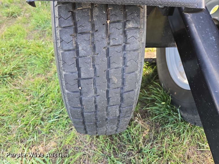 image for item DT4528 2019 John Deere 735FD HydraFlex flex draper head