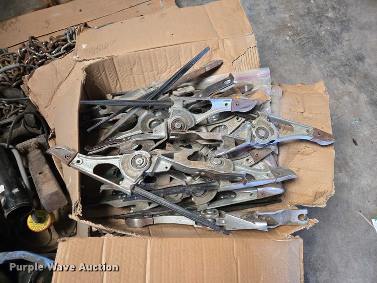 image for item DT4528 2019 John Deere 735FD HydraFlex flex draper head