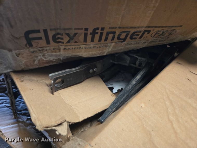 image for item DT4528 2019 John Deere 735FD HydraFlex flex draper head