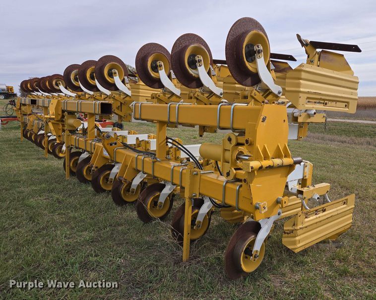 image for item DT4532 Buffalo row crop cultivator