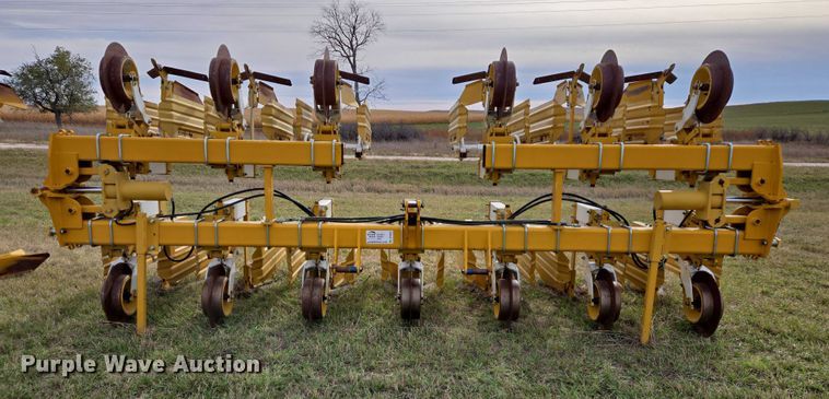 image for item DT4532 Buffalo row crop cultivator
