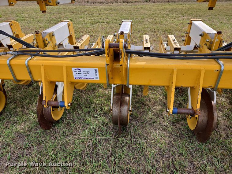 image for item DT4532 Buffalo row crop cultivator