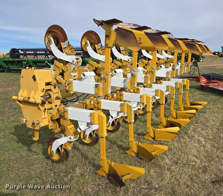 image for item DT4533 Buffalo row crop cultivator