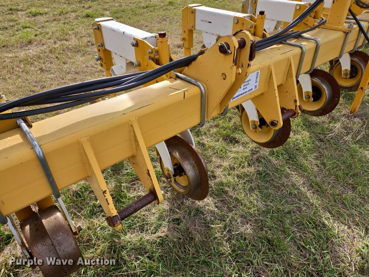 image for item DT4533 Buffalo row crop cultivator