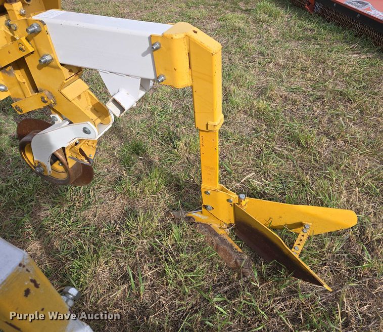 image for item DT4533 Buffalo row crop cultivator