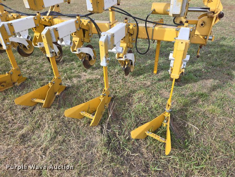 image for item DT4533 Buffalo row crop cultivator