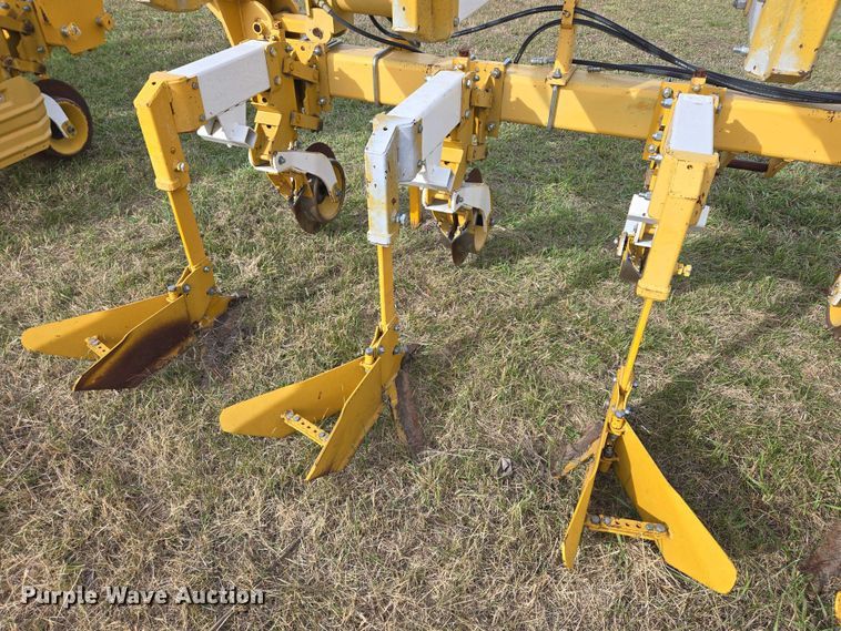 image for item DT4533 Buffalo row crop cultivator