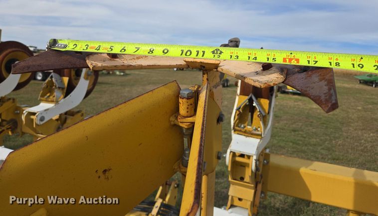 image for item DT4533 Buffalo row crop cultivator