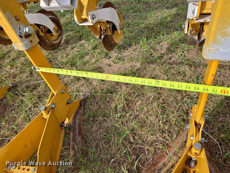 image for item DT4533 Buffalo row crop cultivator