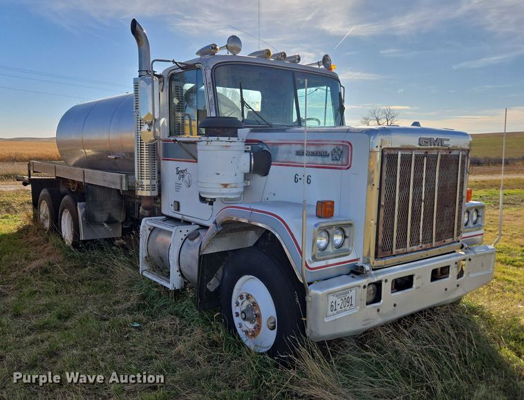 image for item DT4535 1977 GMC General tank truck