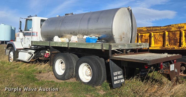 image for item DT4535 1977 GMC General tank truck