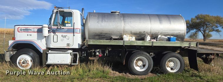 image for item DT4535 1977 GMC General tank truck
