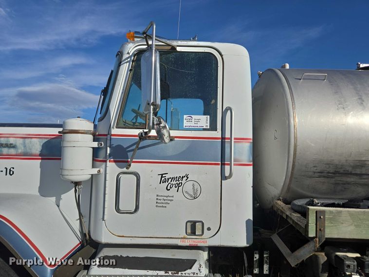 image for item DT4535 1977 GMC General tank truck