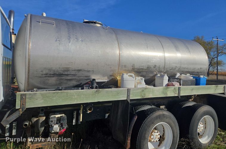 image for item DT4535 1977 GMC General tank truck