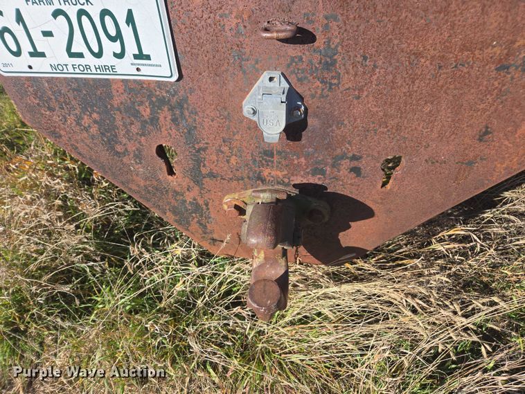 image for item DT4535 1977 GMC General tank truck