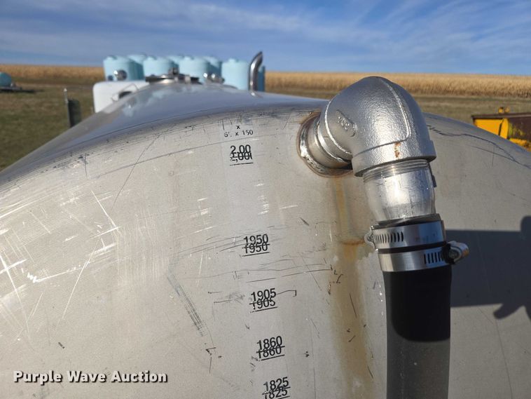 image for item DT4535 1977 GMC General tank truck