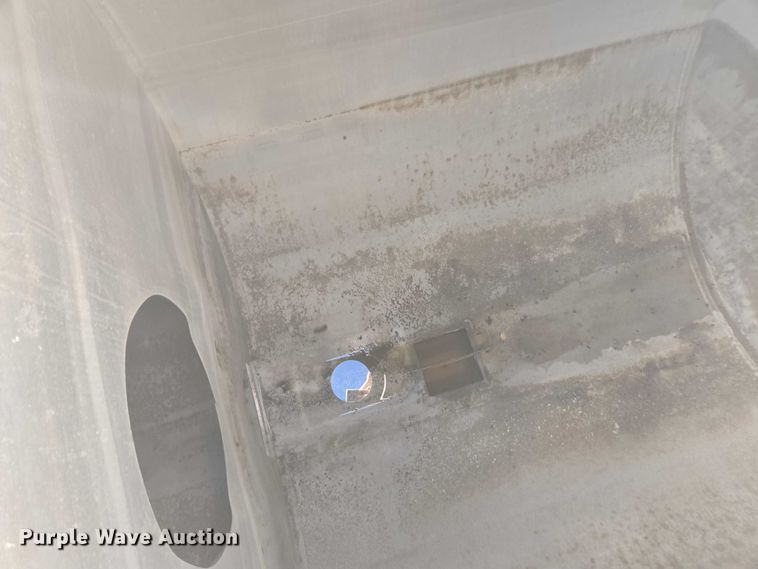 image for item DT4535 1977 GMC General tank truck