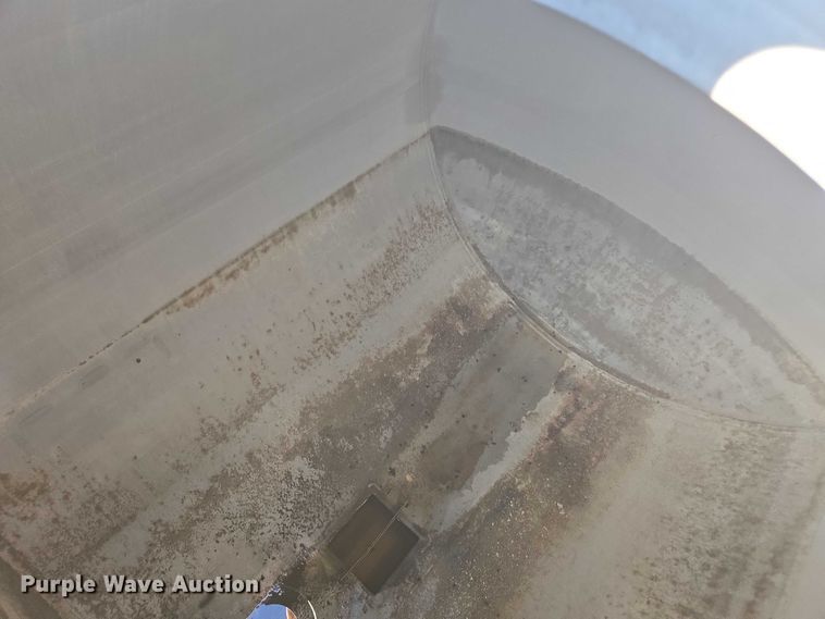 image for item DT4535 1977 GMC General tank truck