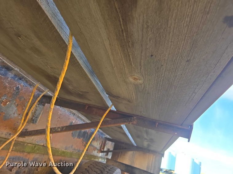 image for item DT4535 1977 GMC General tank truck