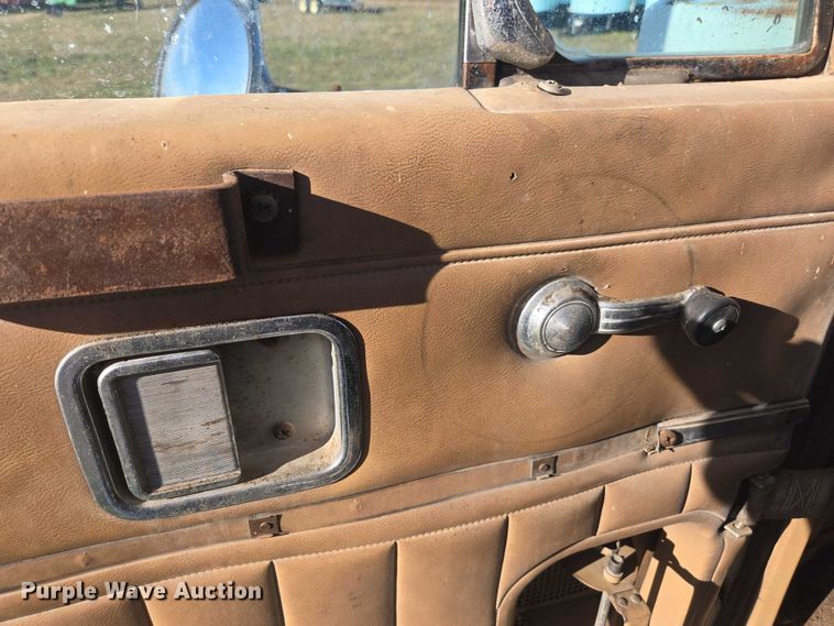 image for item DT4535 1977 GMC General tank truck