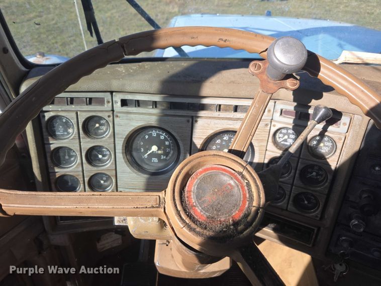 image for item DT4535 1977 GMC General tank truck