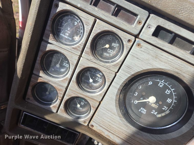 image for item DT4535 1977 GMC General tank truck