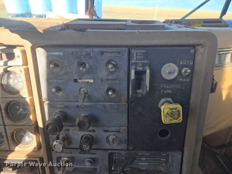 image for item DT4535 1977 GMC General tank truck