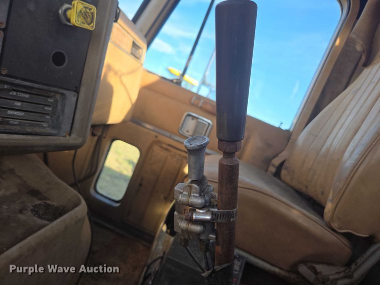 image for item DT4535 1977 GMC General tank truck