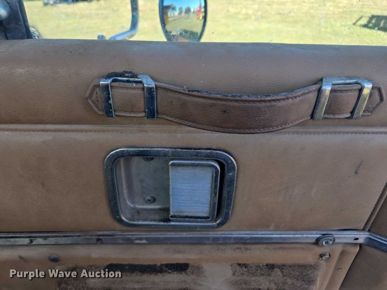 image for item DT4535 1977 GMC General tank truck